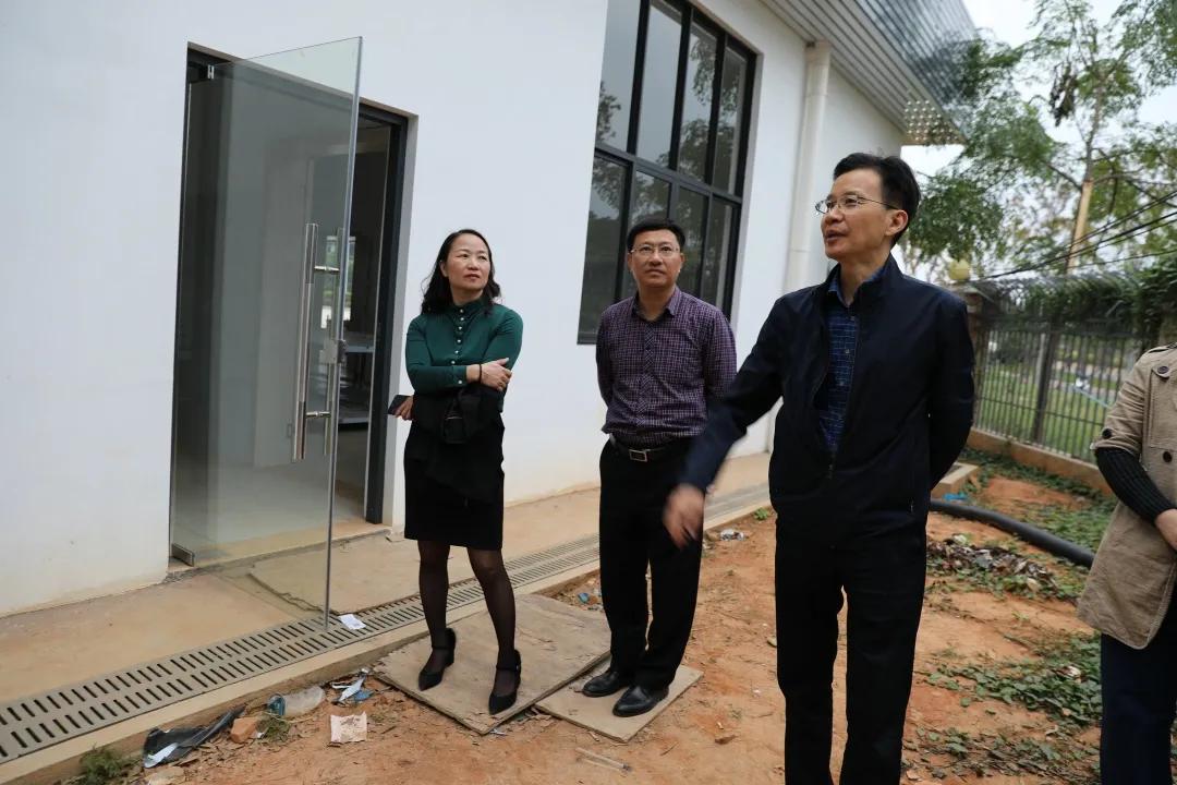陈秀华院长带队深入学院在建工地调研指导
