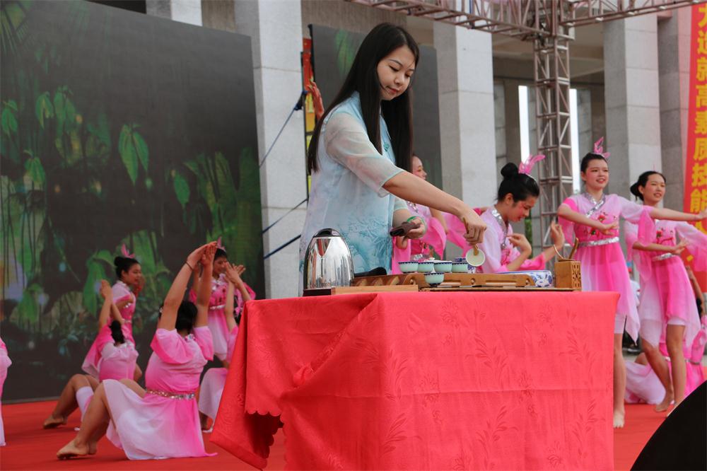 我院积极参加赣州市2019年职业教育活动周启动仪式