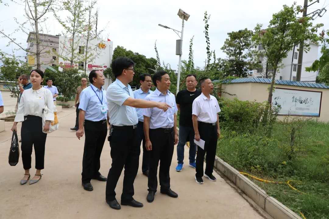 黄鹏书记带队参加赣州理工学校党建结对共建活动