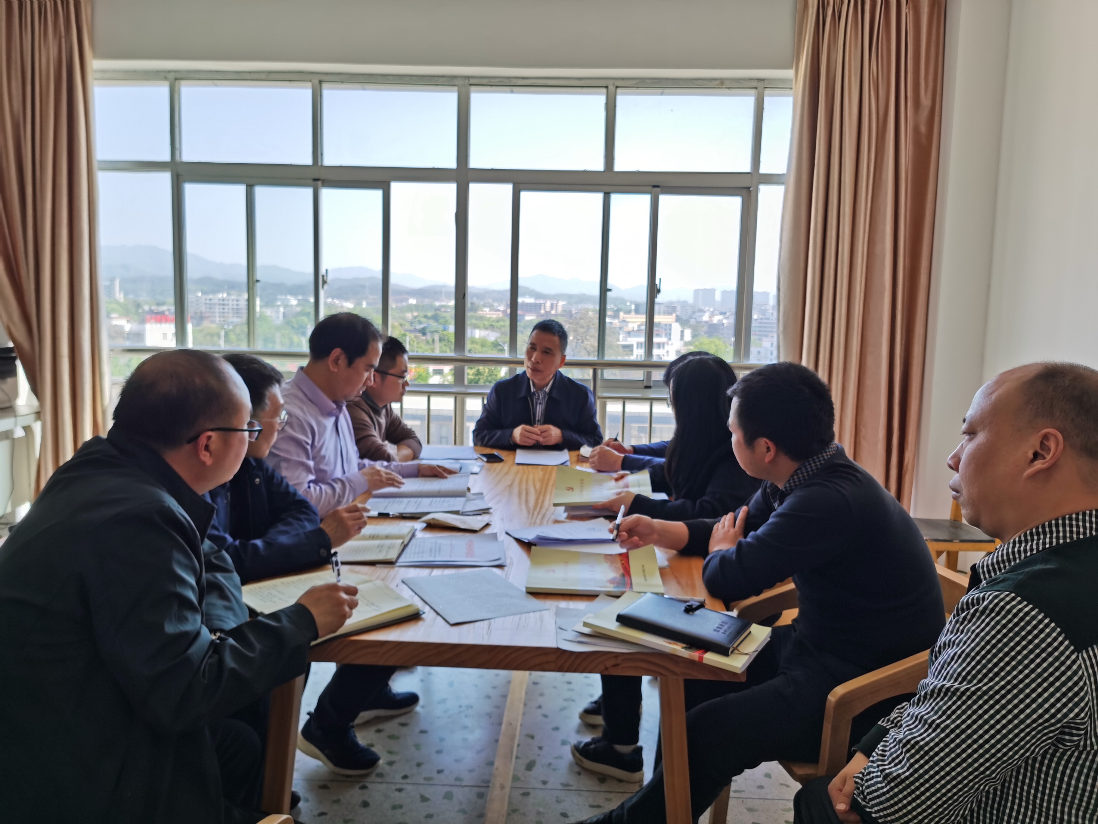 学院召开党史学习教育工作调度会