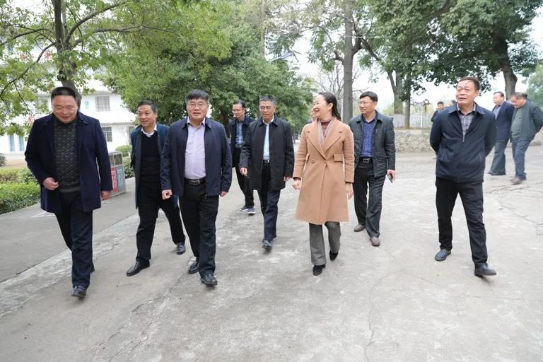赣州市副市长李文信莅临我院调研指导工作