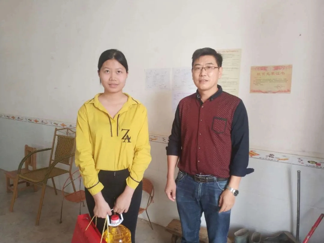 学院领导带队深入扶贫点开展走访慰问工作