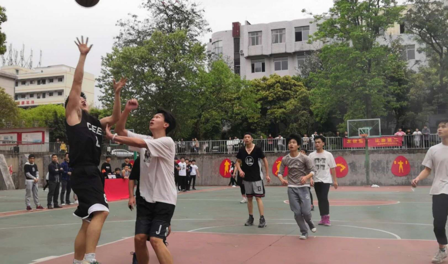机械工程系学生活动丰富多彩