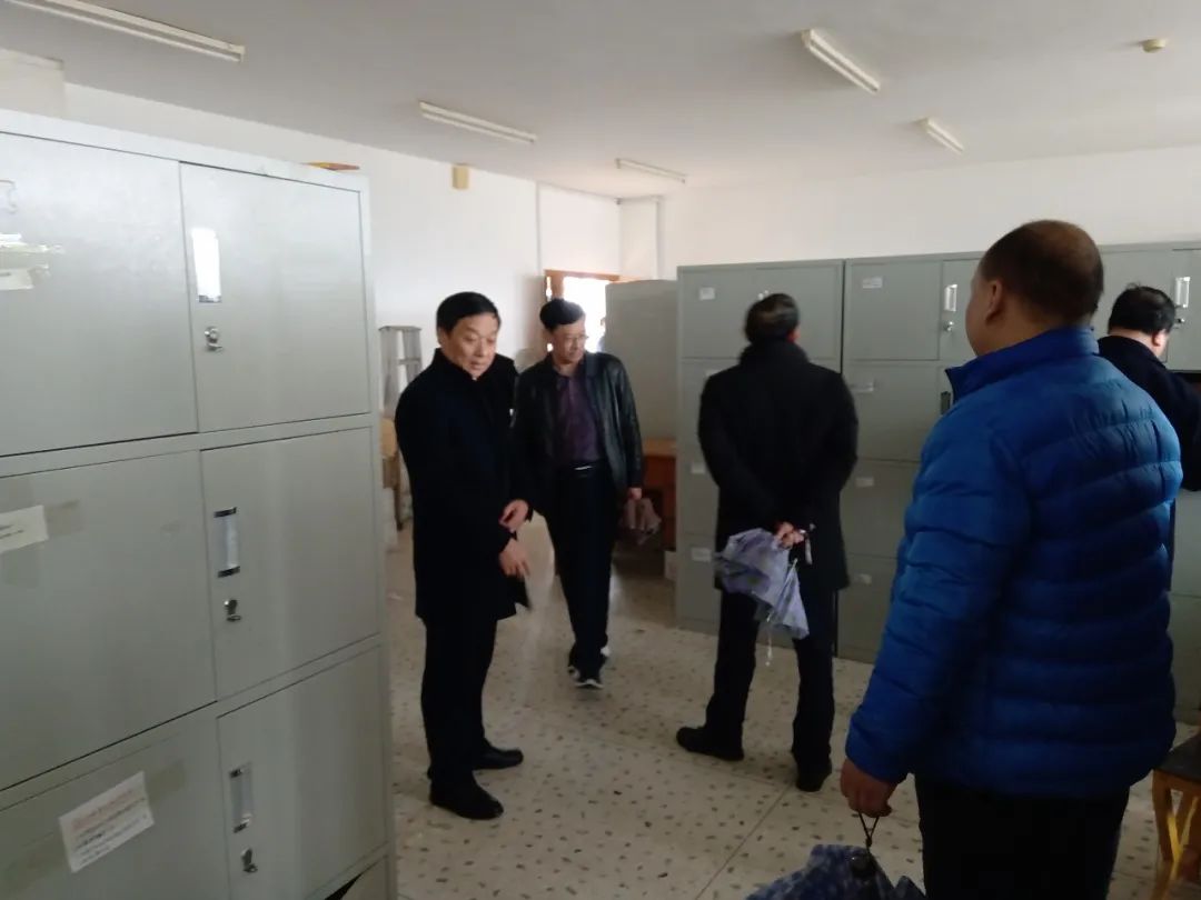 院领导检查新学期开学返校工作