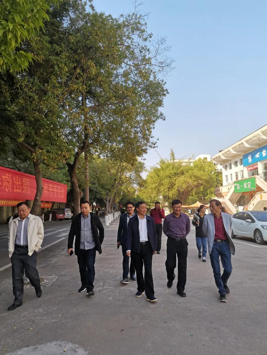 黄鹏书记带队来到学院在建工地检查指导工作