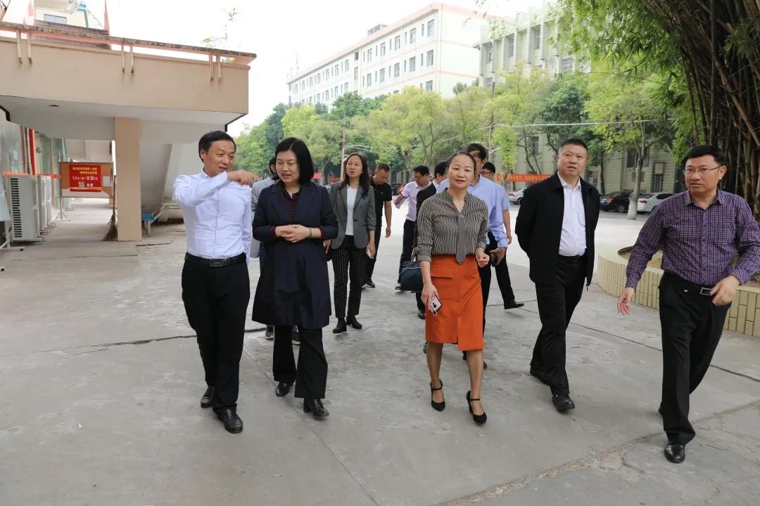省人社厅王菡处长一行莅临我院指导工作