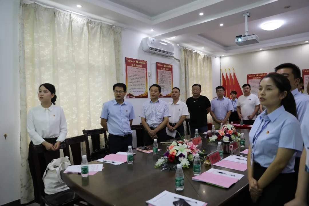 黄鹏书记带队参加赣州理工学校党建结对共建活动