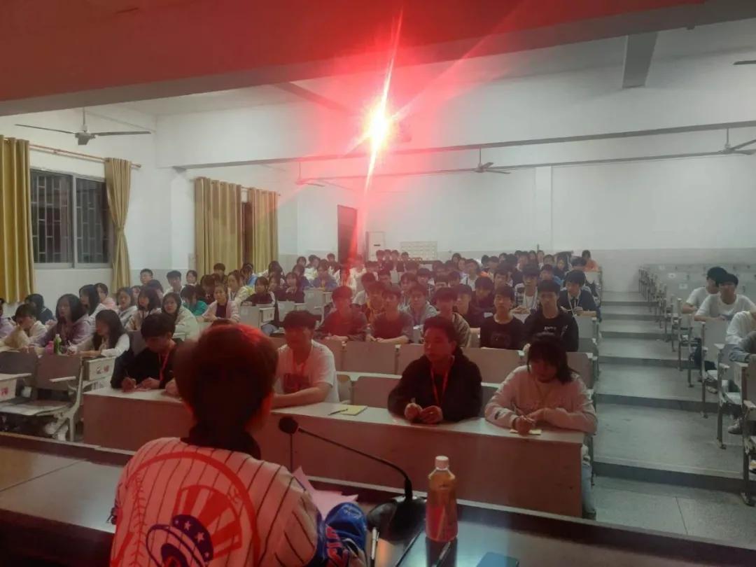 我院团委召开2020年学习《深化全省学校共青团改革的具体举措》培训会