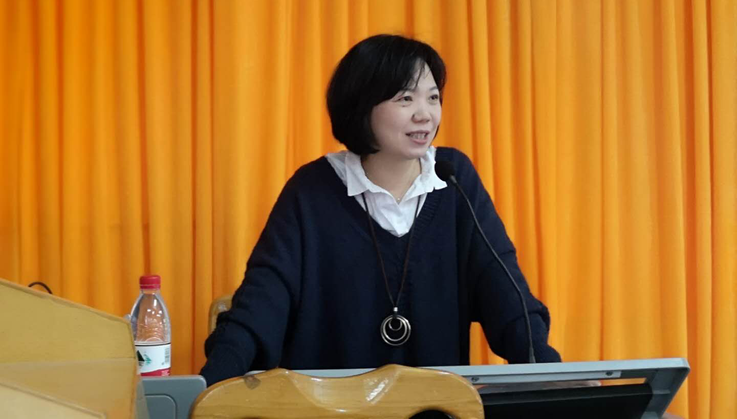 学院举办思想政治理论课专题讲座