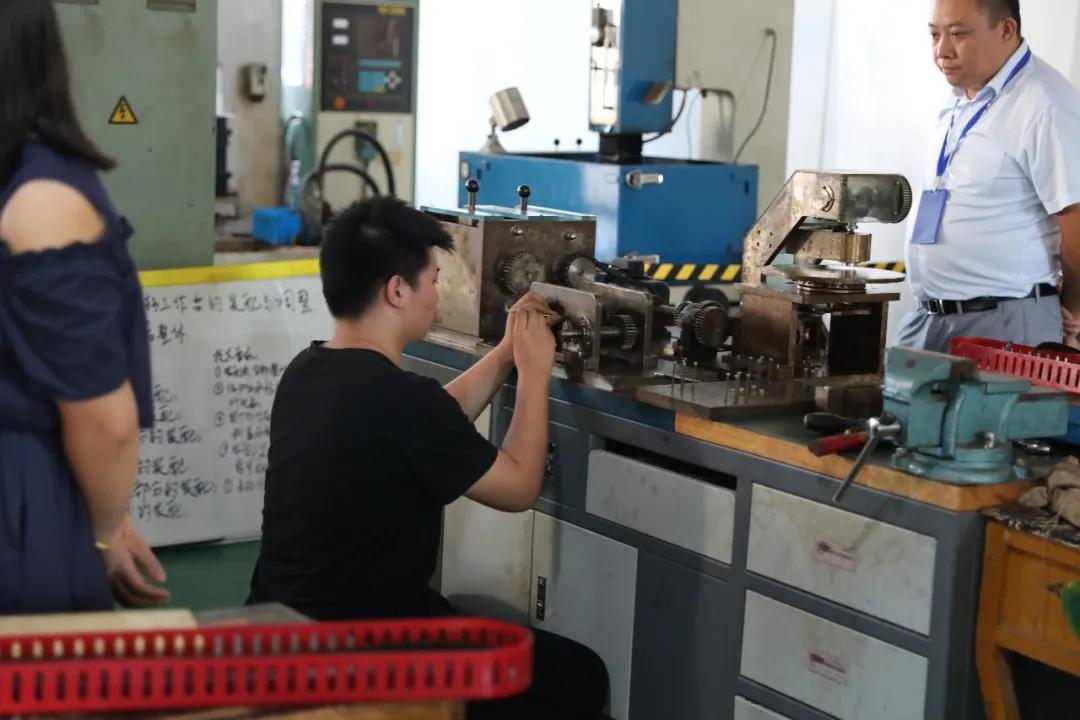 省职业技能鉴定中心领导莅临大赛现场指导工作