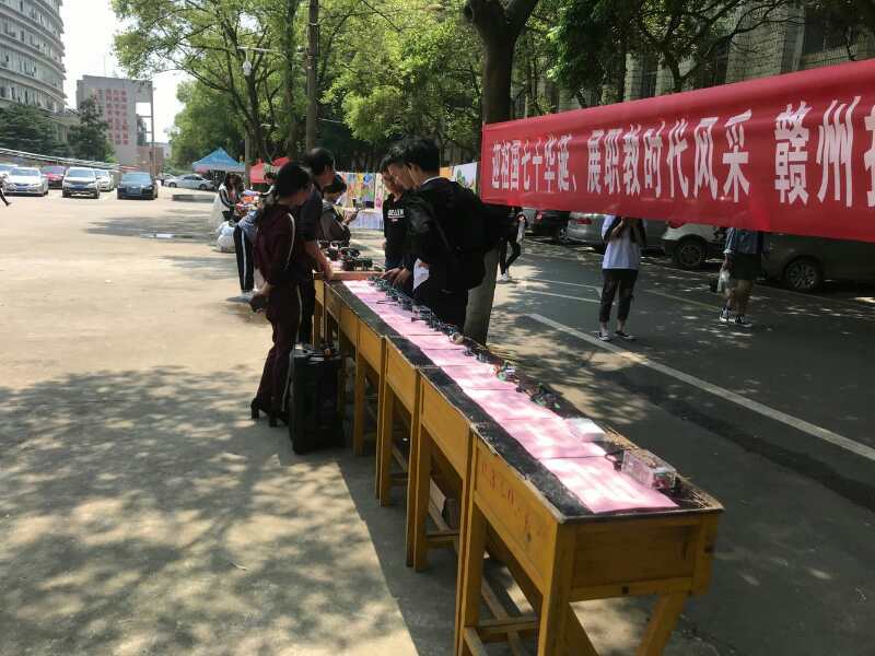 电子自动化系参加2019年职业教育活动周学生作品展示