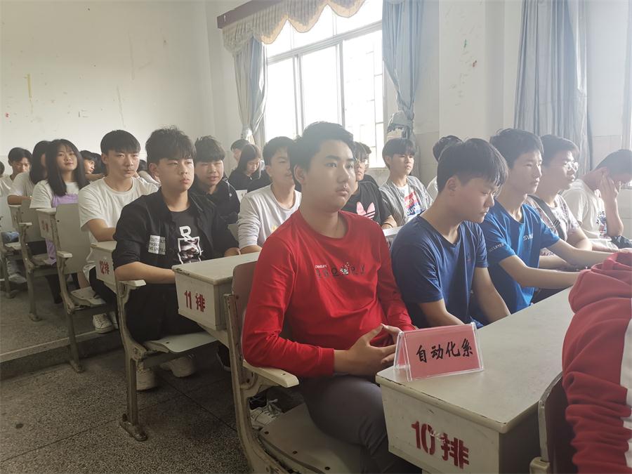 学院开展“不忘初心，红色文化伴我行”为主题的第三届读书活动启动仪式