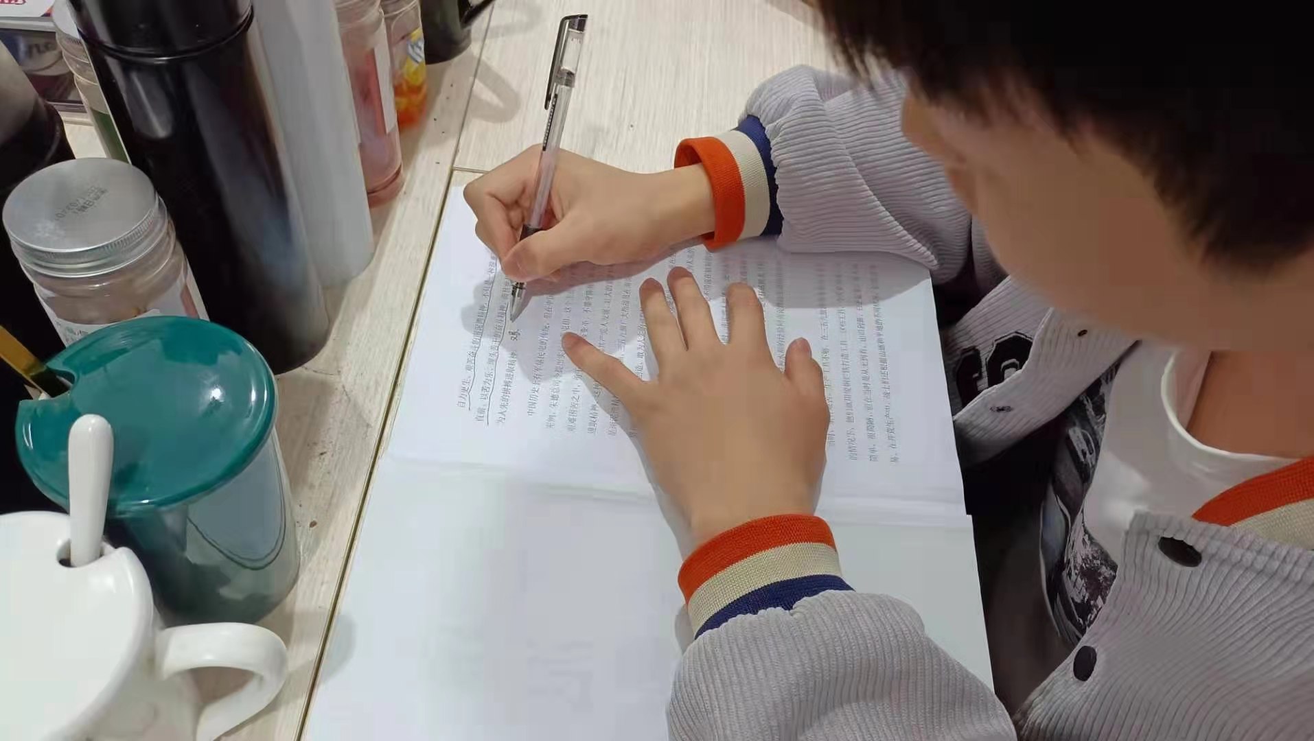 赣州技师学院第四党支部开展学党史系列之“红色文化进宿舍”活动