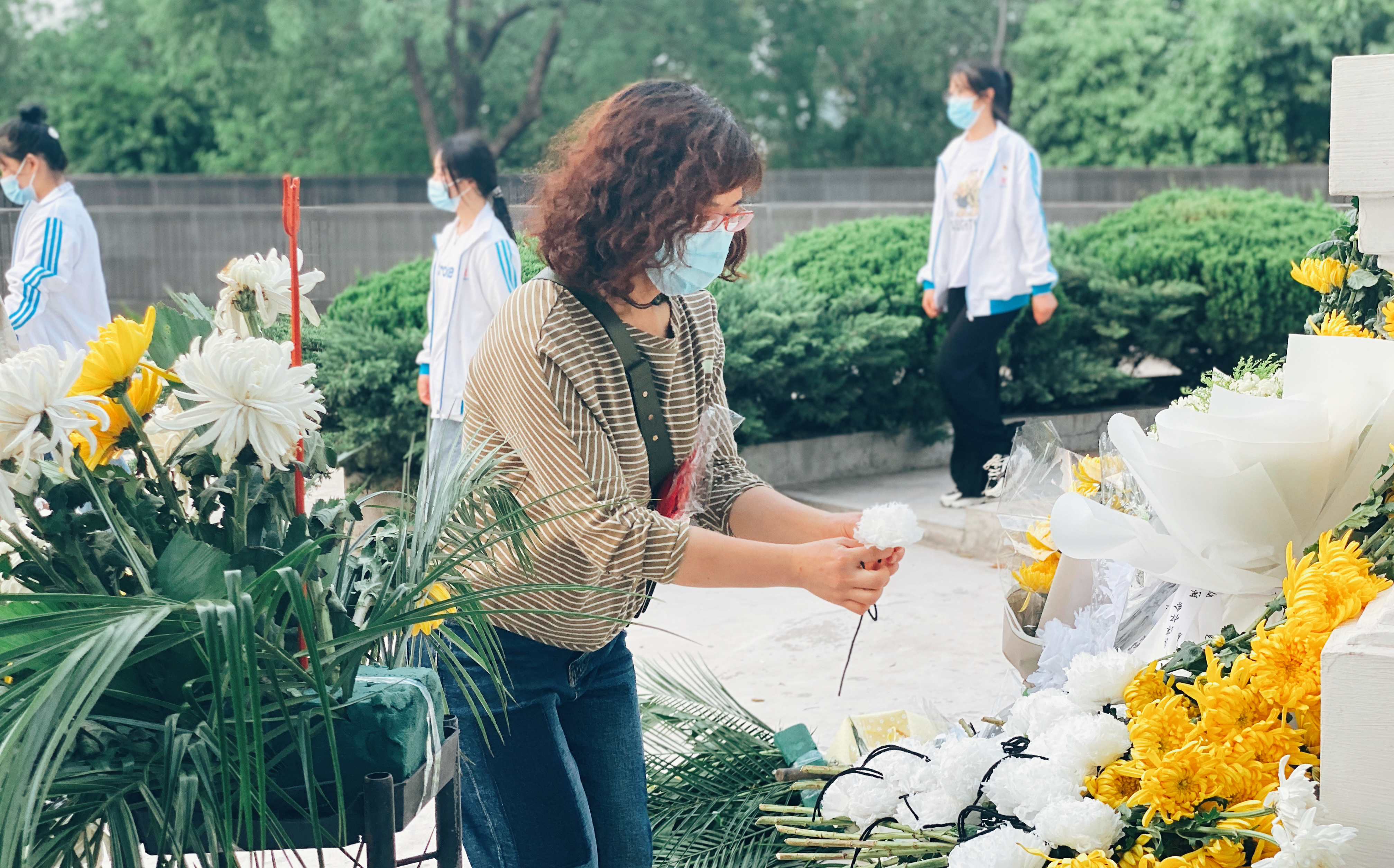 学院开展“学党史，忆先烈”清明祭奠活动