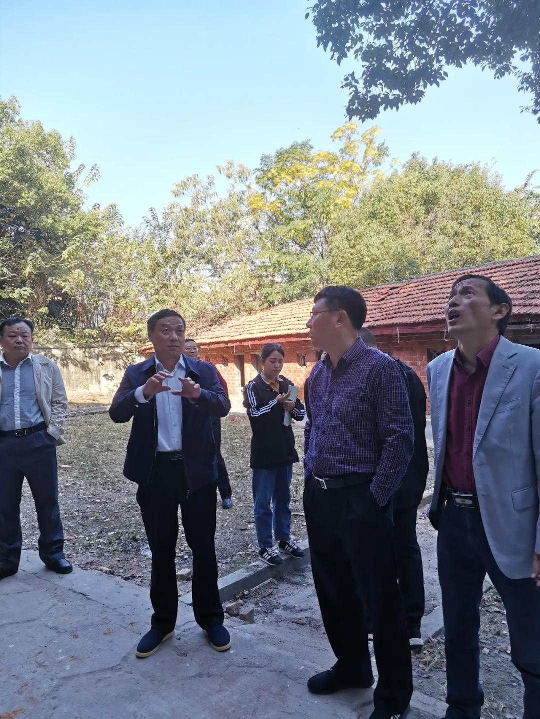 黄鹏书记带队来到学院在建工地检查指导工作